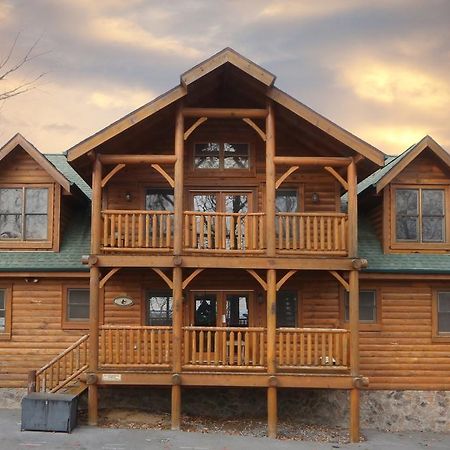 Rising Eagle Lodge - Eight Bedroom Pigeon Forge Ngoại thất bức ảnh