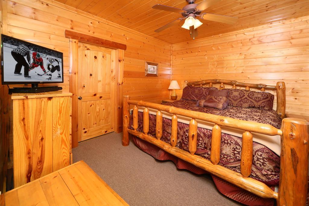 Rising Eagle Lodge - Eight Bedroom Pigeon Forge Ngoại thất bức ảnh